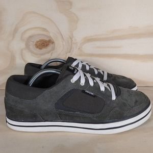 teva wander chukka